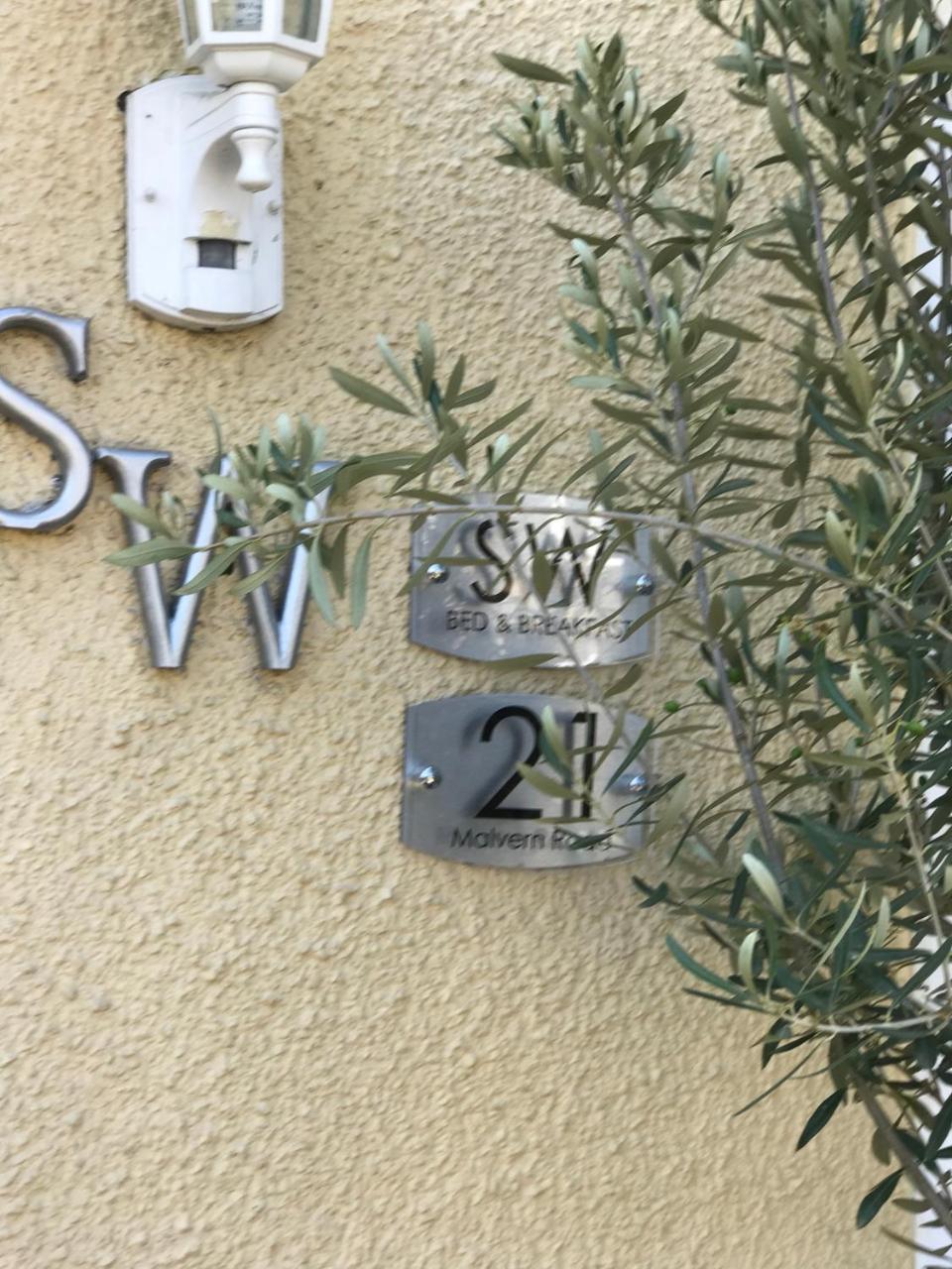 Sw Bed & Breakfast Swindon Ngoại thất bức ảnh